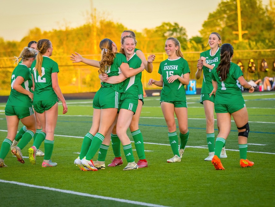 Springfield Catholic Uses Big Second Half to Pull Away from Logan-Rogersville